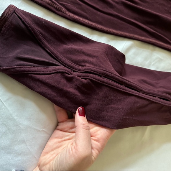 Athleta High Rise Peekaboo Tight 7/8 Length Leggings Maroon Powervita - Picture 3 of 6